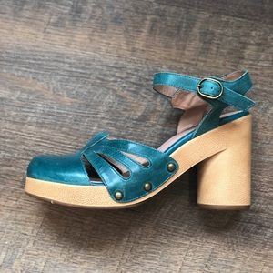 Mix Mooz Ruby Clog Platform Pump Teal Color